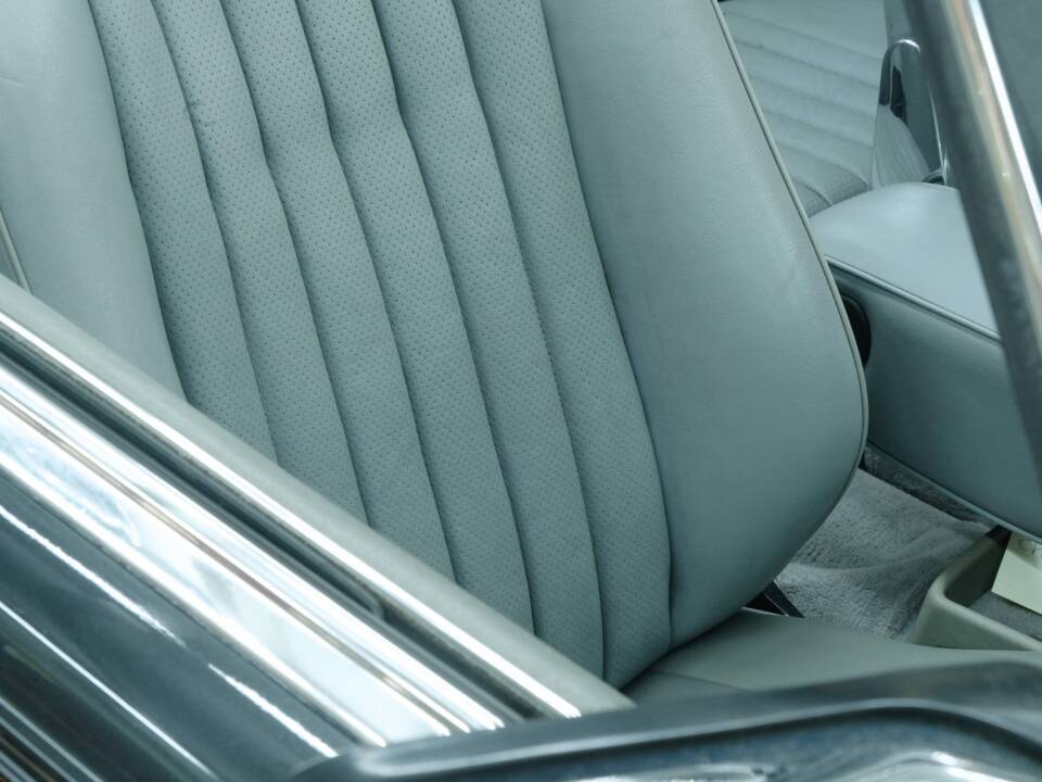 Image 26/50 de Mercedes-Benz 560 SL (1988)