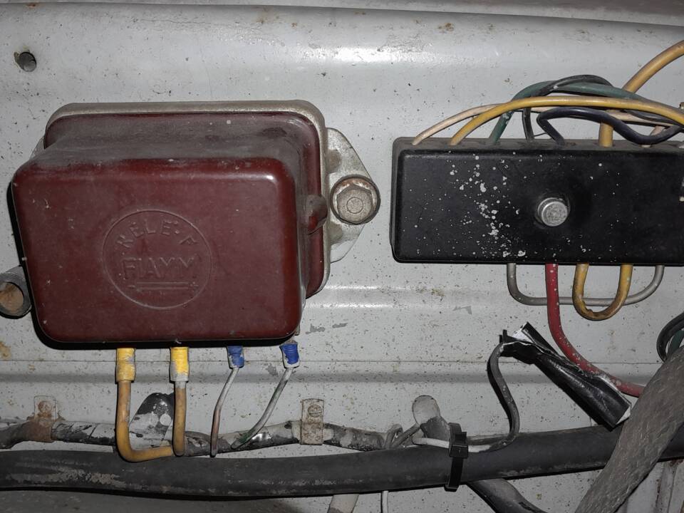 Motorraum, Sicherungen