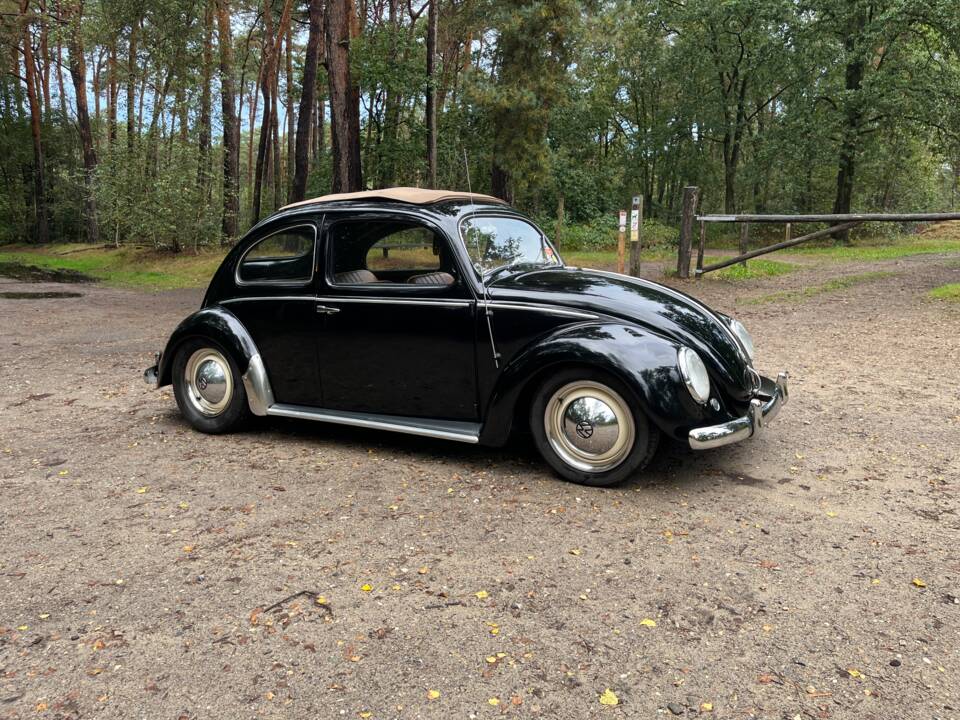 Image 14/26 of Volkswagen Beetle 1200 Standard &quot;Oval&quot; (1954)