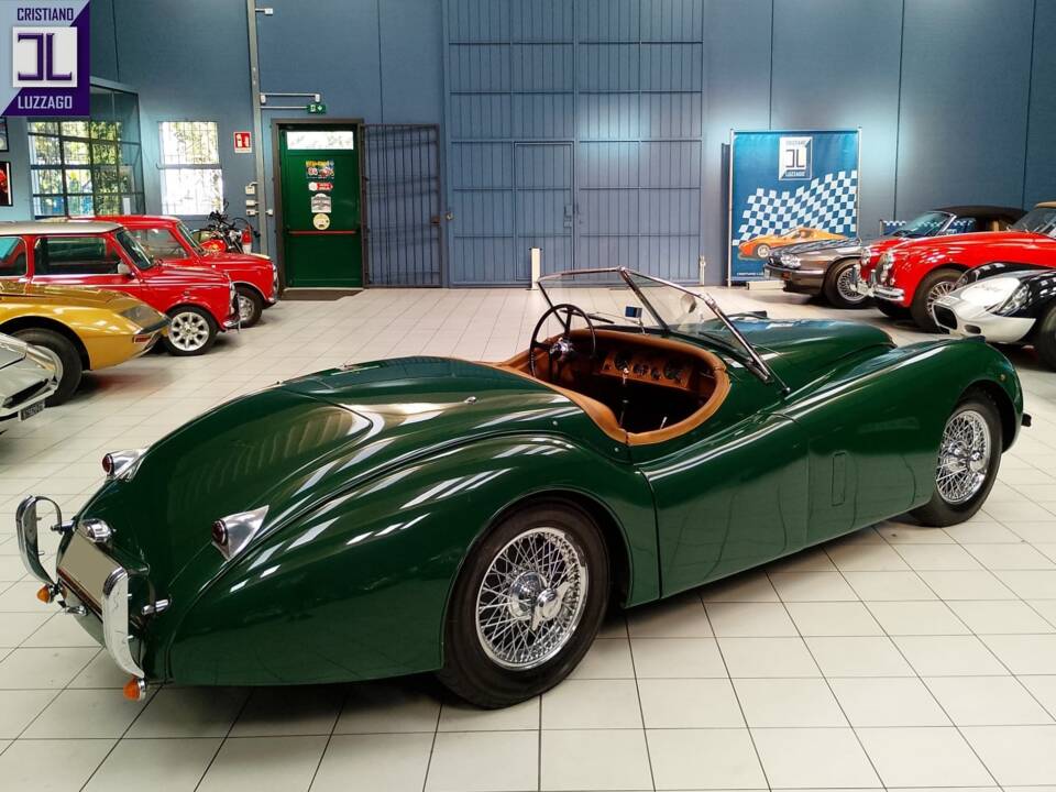 Image 9/57 of Jaguar XK 120 SE OTS (1953)