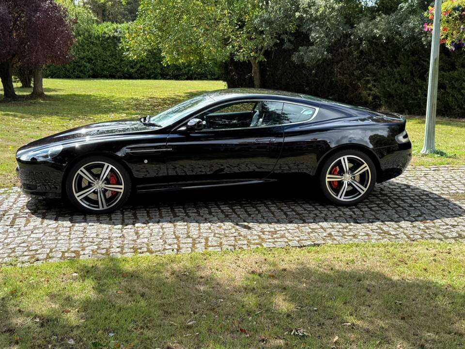 Image 15/30 of Aston Martin DB 9 (2008)