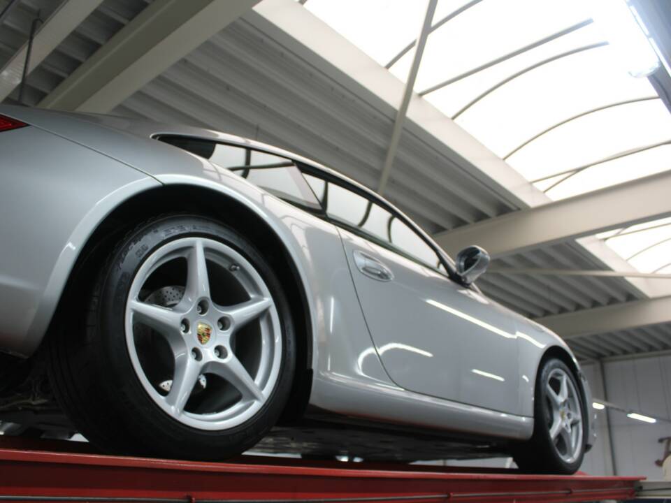 Image 15/50 of Porsche 911 Carrera (2007)