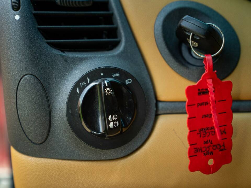 Bild 29/50 von Porsche 911 Carrera (1999)