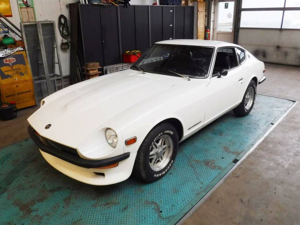 Image 13/39 of Datsun 240 Z (1972)