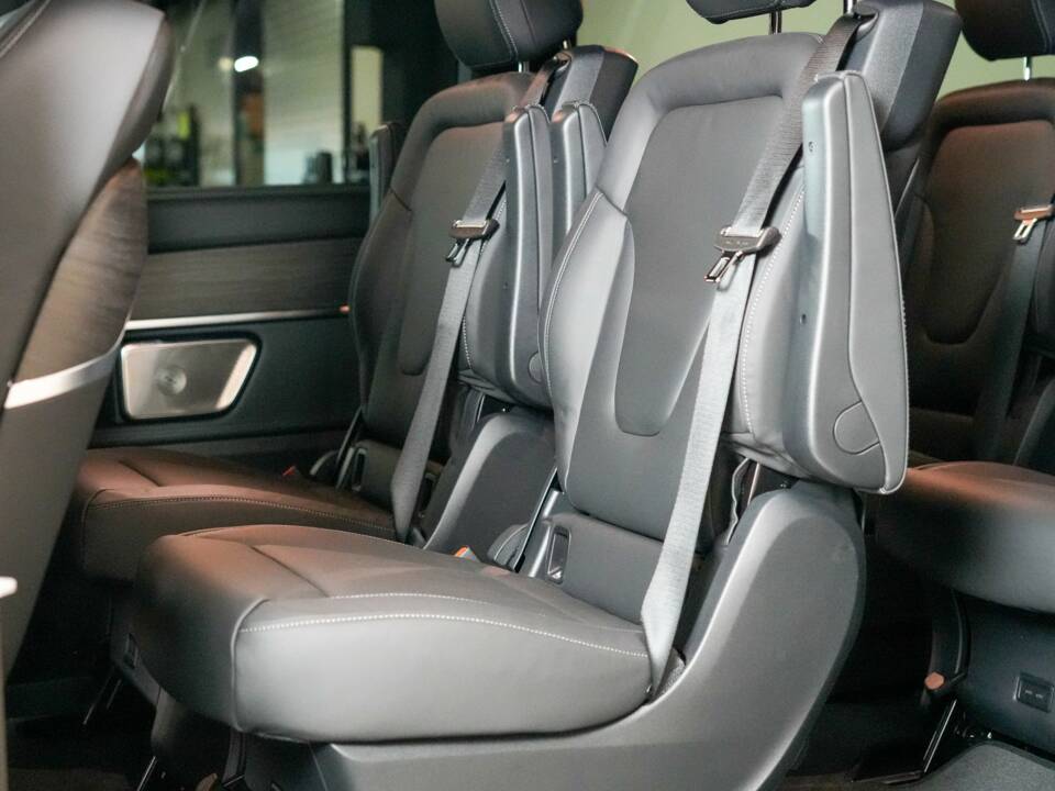 Image 4/50 de Mercedes-Benz V 300 d (2025)