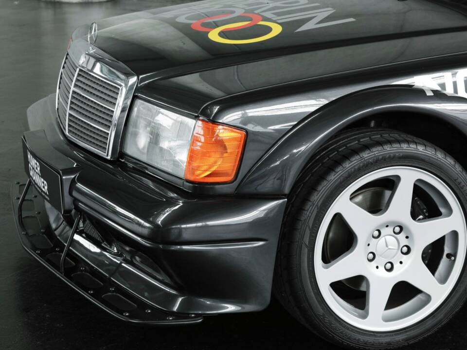 Imagen 16/50 de Mercedes-Benz 190 E 2.5-16 Evolution II (1990)