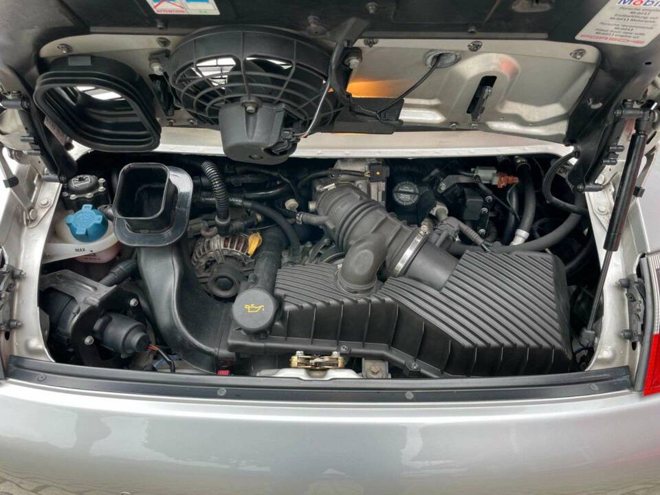 Bild 18/20 von Porsche 911 Carrera (2004)