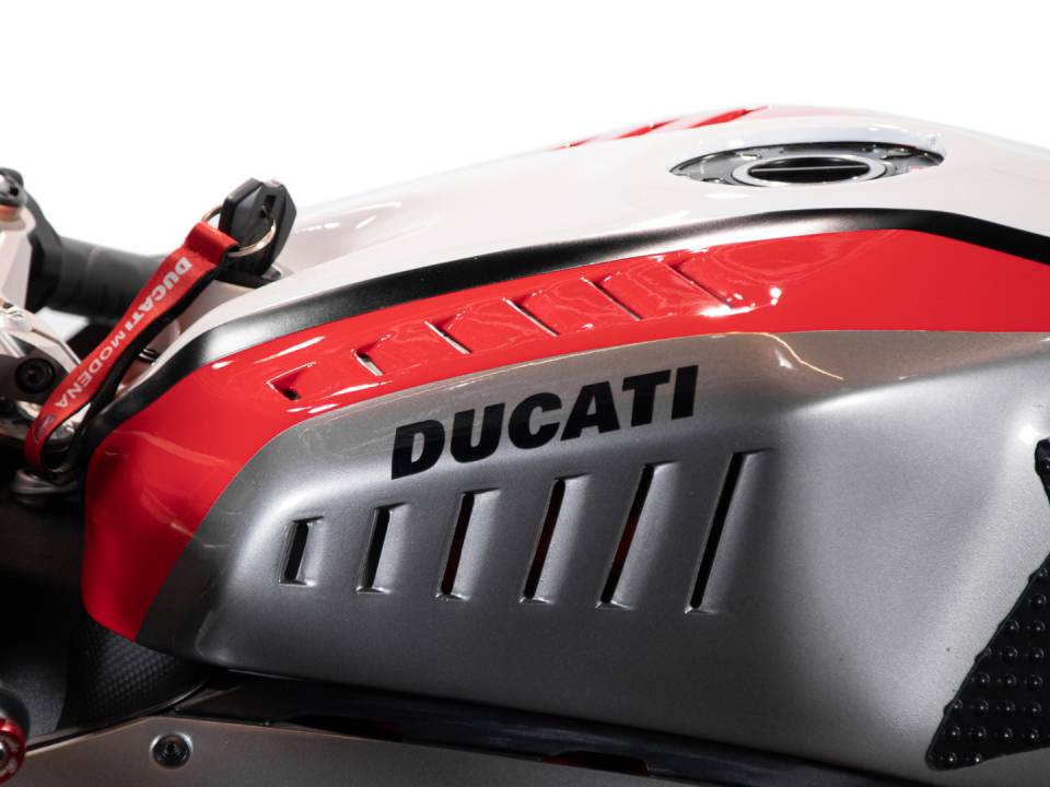Bild 10/49 von Ducati DUMMY (2013)