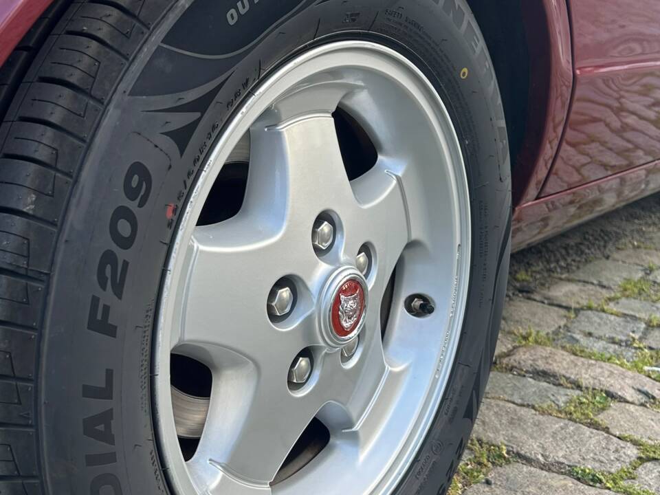 Bild 3/29 von Jaguar XJ 40 3.2 (1994)