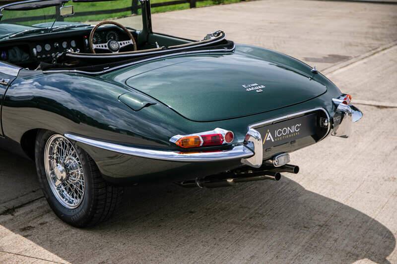 Image 10/36 de Jaguar E-Type (1967)
