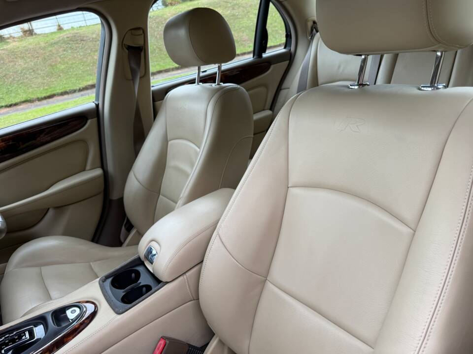 Image 10/13 of Jaguar XJR (2004)