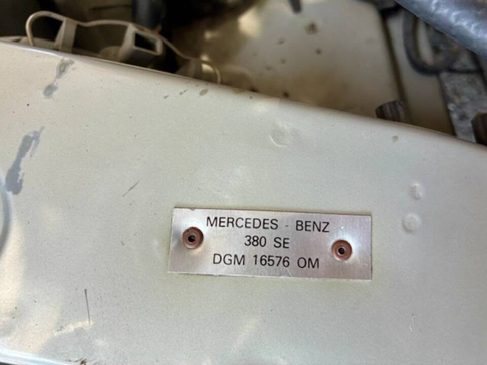Afbeelding 68/73 van Mercedes-Benz 380 SE (1984)