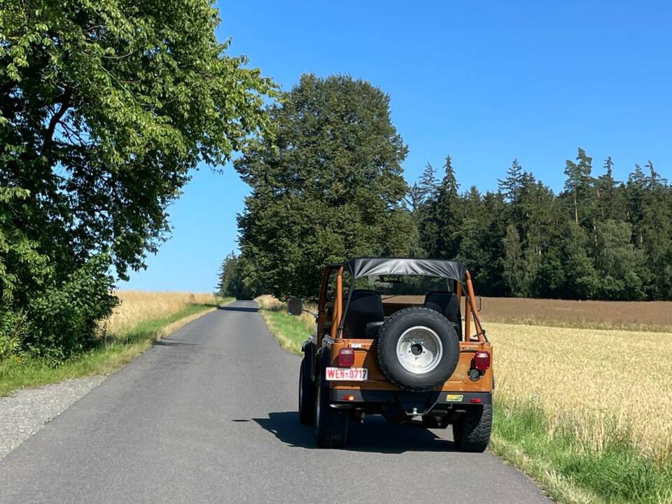 Image 17/49 de Jeep CJ-5 (1977)