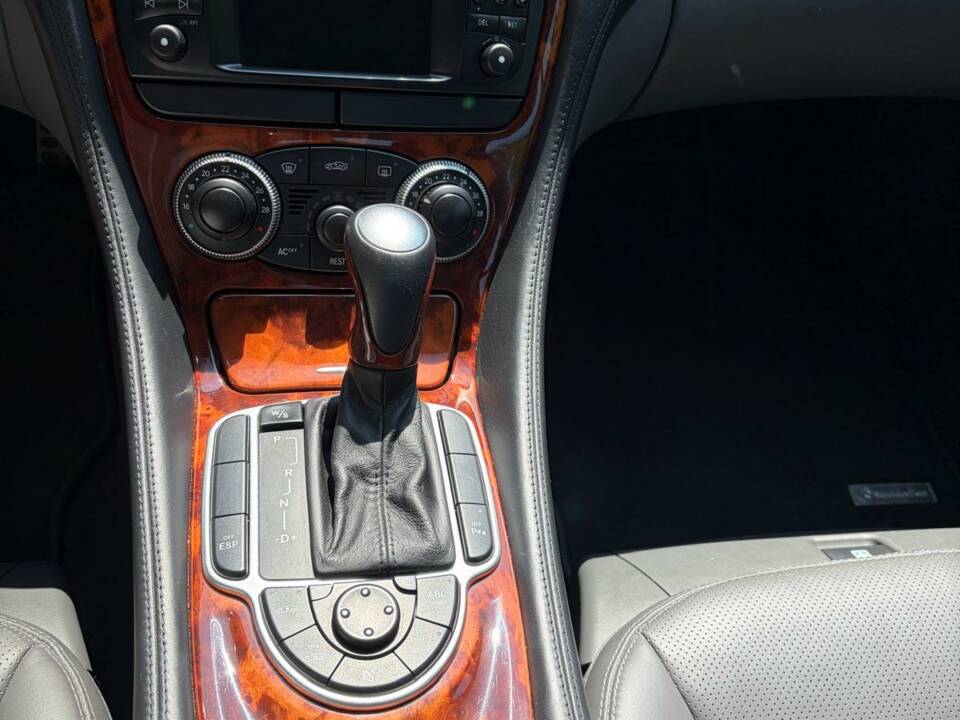 Imagen 9/15 de Mercedes-Benz SL 500 (2001)