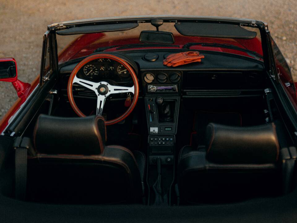 Image 5/9 of Alfa Romeo 2.0 Spider (1989)
