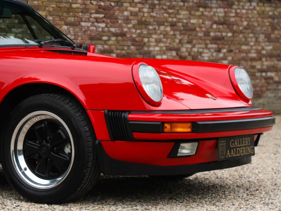 Image 37/50 of Porsche 911 Carrera 3.2 (1988)