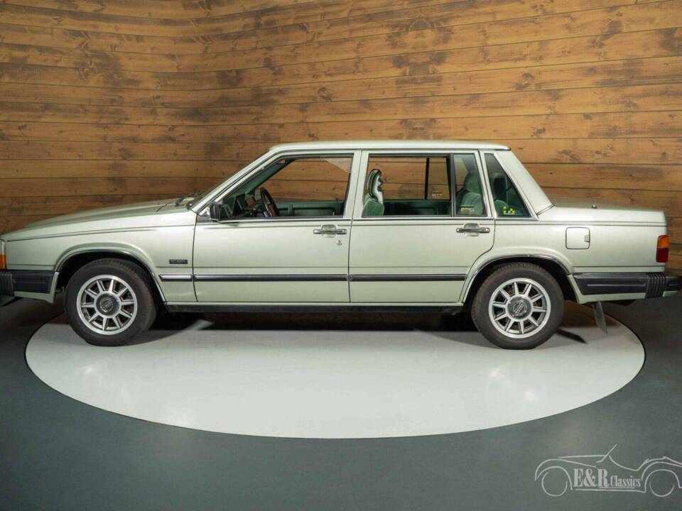 Image 15/19 of Volvo 760 GLE (1983)
