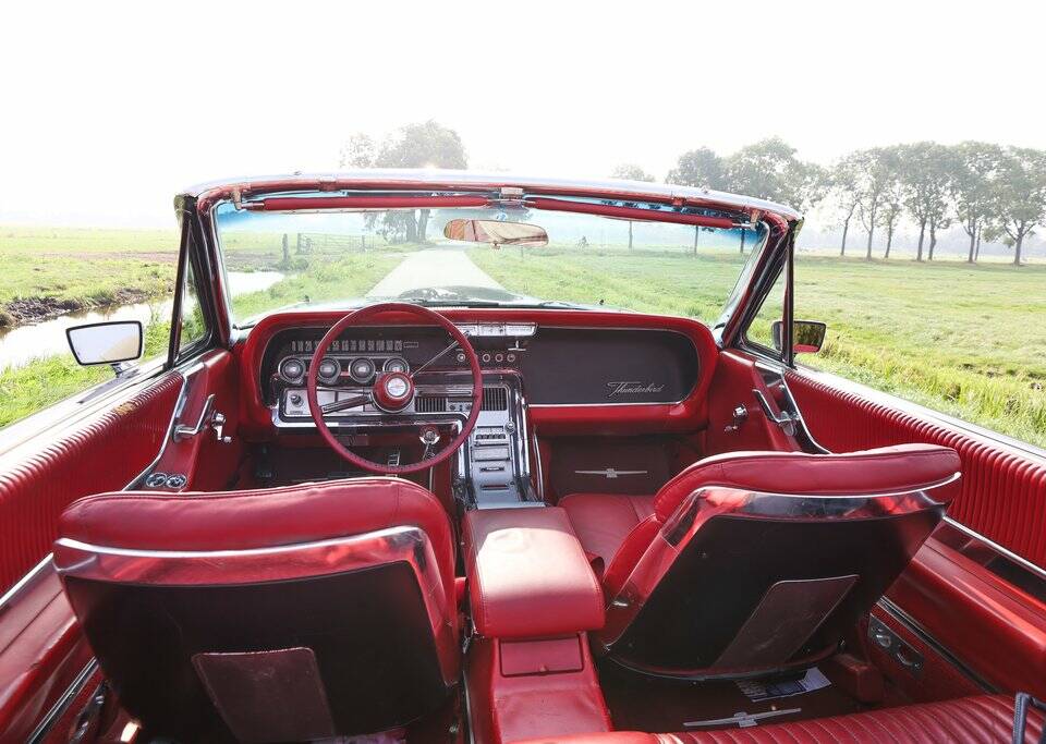 Immagine 2/8 di Ford Thunderbird (1964)