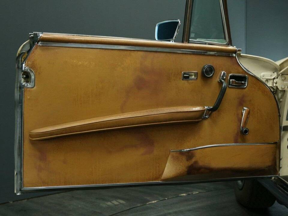 Afbeelding 9/50 van Mercedes-Benz 280 SE (1969)