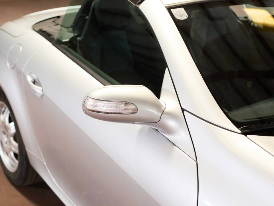 Image 24/32 of Mercedes-Benz SLK 200 Kompressor (2004)