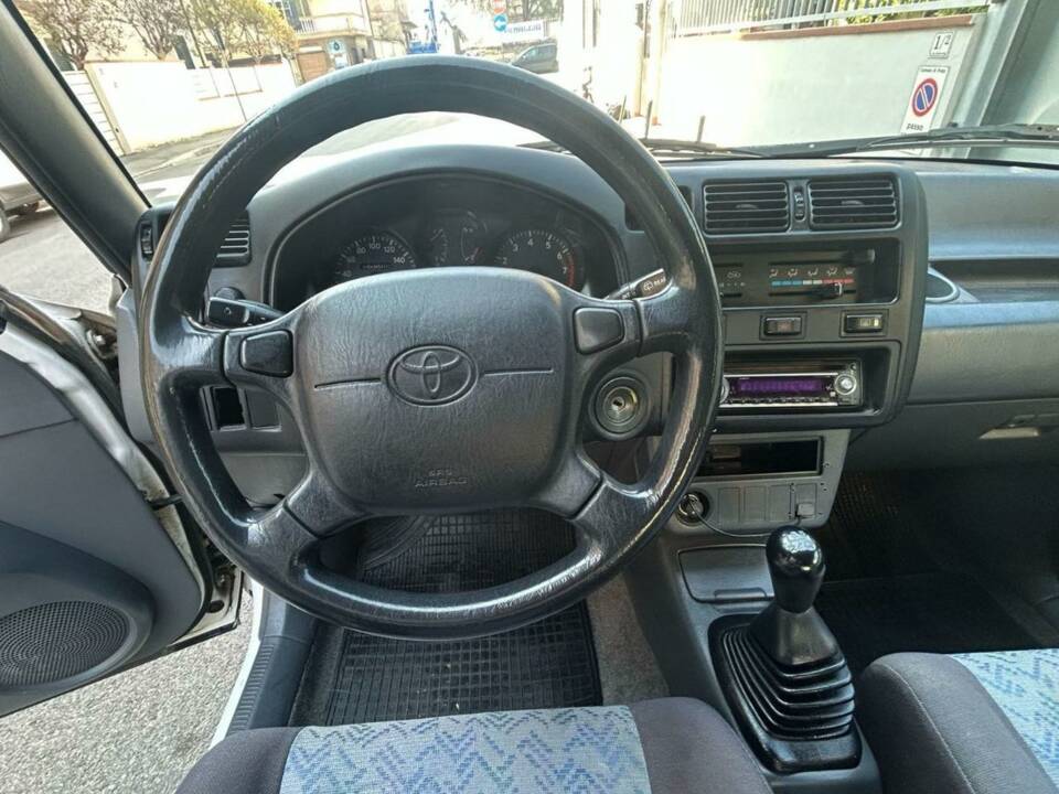 Image 7/10 of Toyota RAV4 (1995)