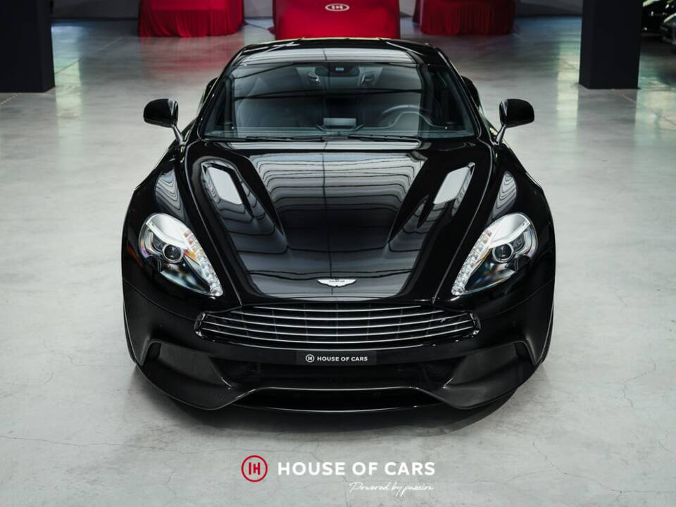 Imagen 3/22 de Aston Martin Vanquish (2017)