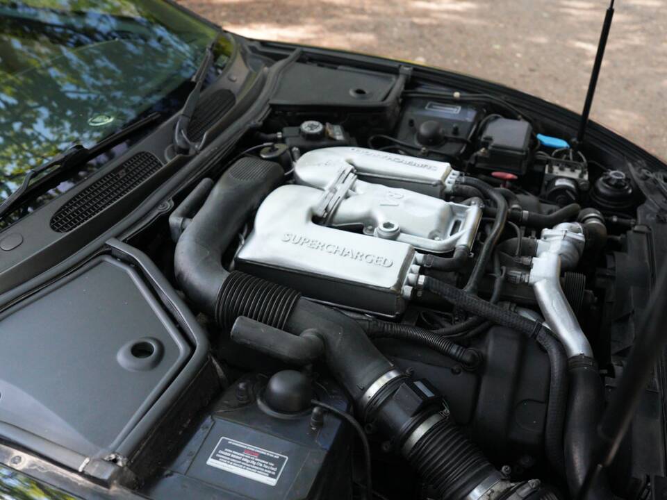 Image 10/50 of Jaguar XKR (1998)
