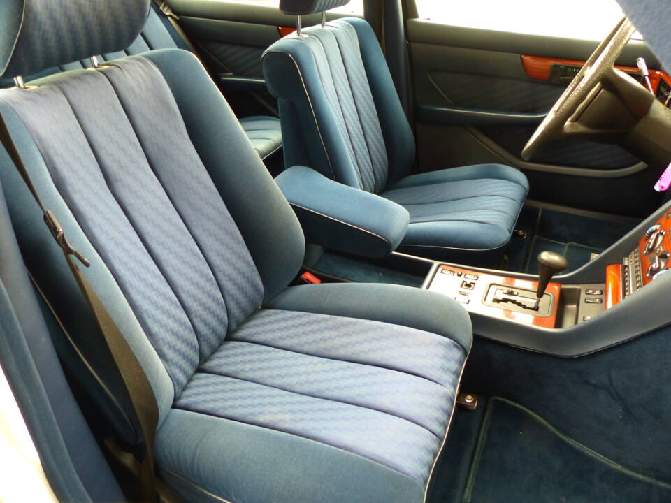 Bild 13/16 von Mercedes-Benz 420 SE (1990)