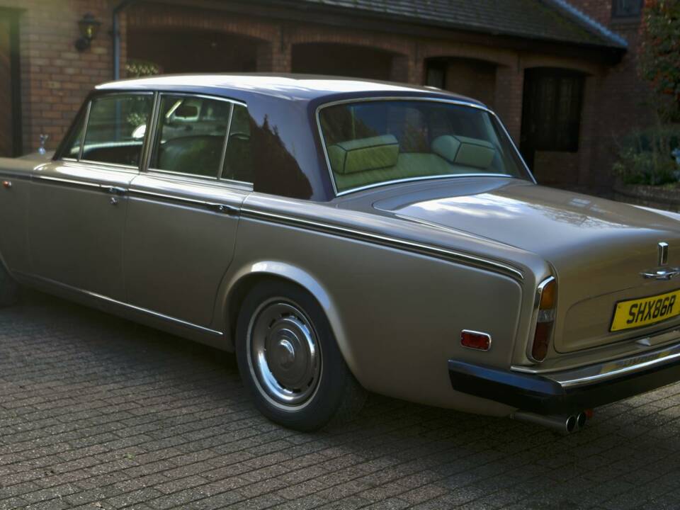 Image 13/50 of Rolls-Royce Silver Shadow II (1977)