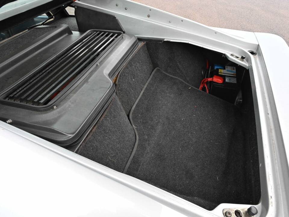 Image 49/50 of Lotus Esprit SE (1990)