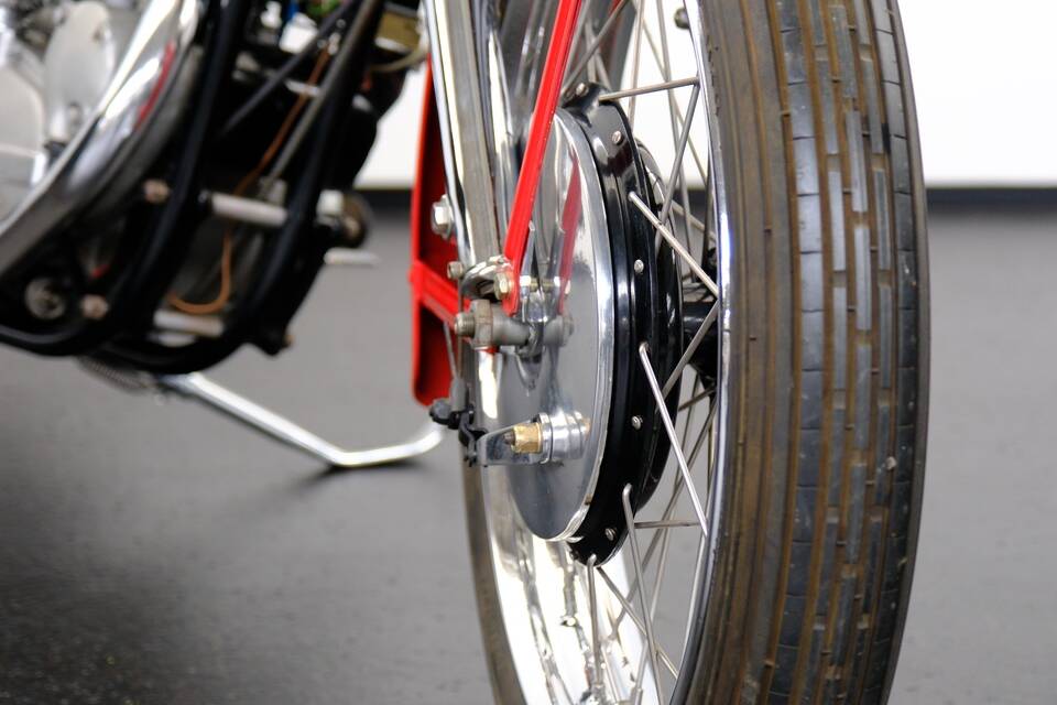 Immagine 15/72 di Harley-Davidson Model KH (1956)