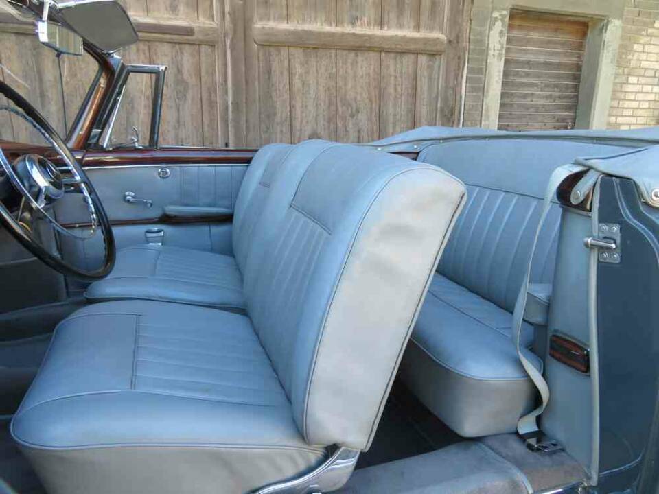 Image 8/25 of Mercedes-Benz 220 S Cabriolet (1957)
