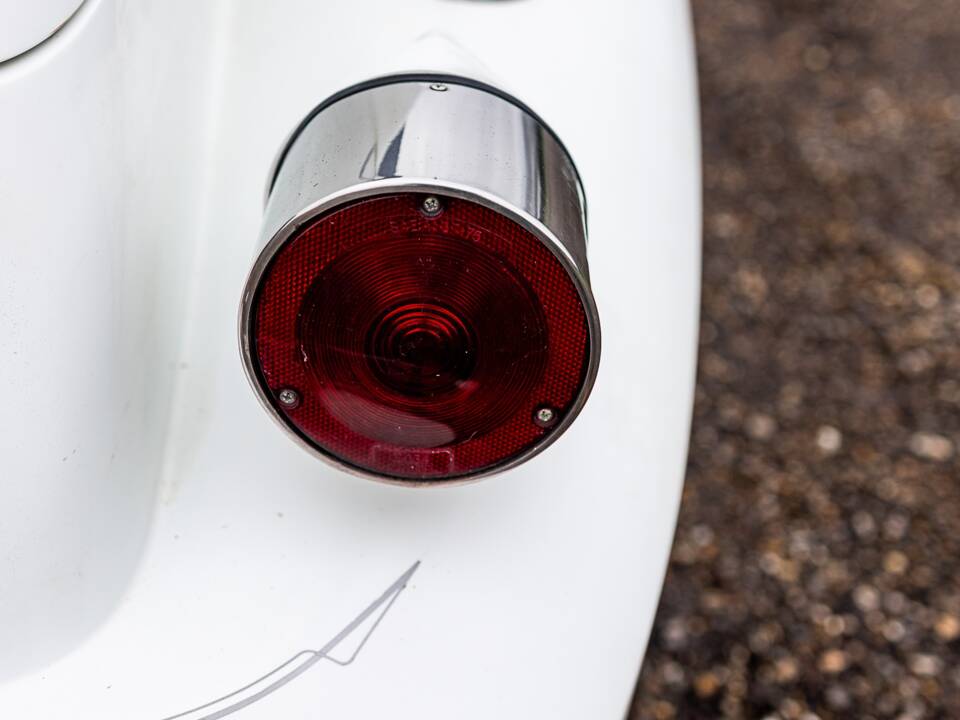 Image 45/50 of CMC Tiffany (1988)