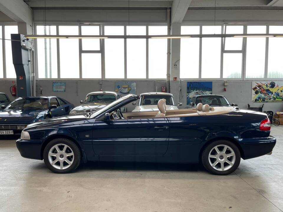 Bild 21/37 von Volvo C70 2.0 T (2001)