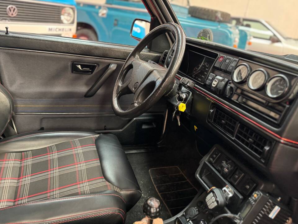 Bild 16/20 von Volkswagen Golf II 1.8 (1989)