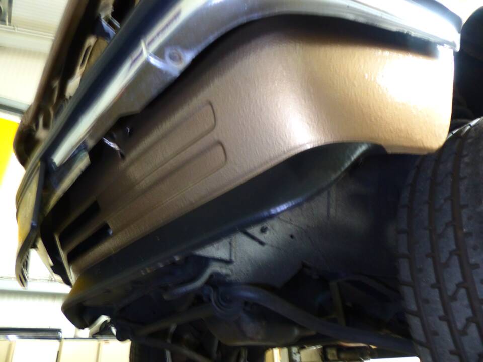 Image 57/76 of BMW 323i (1982)