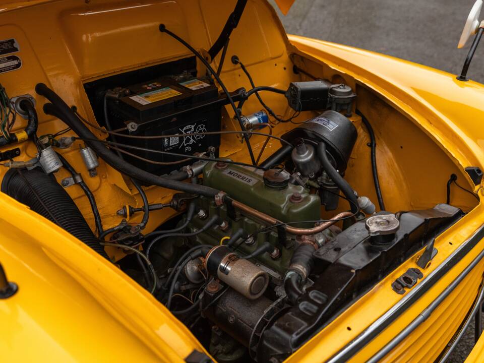 Image 50/50 of Morris Minor Van (1971)