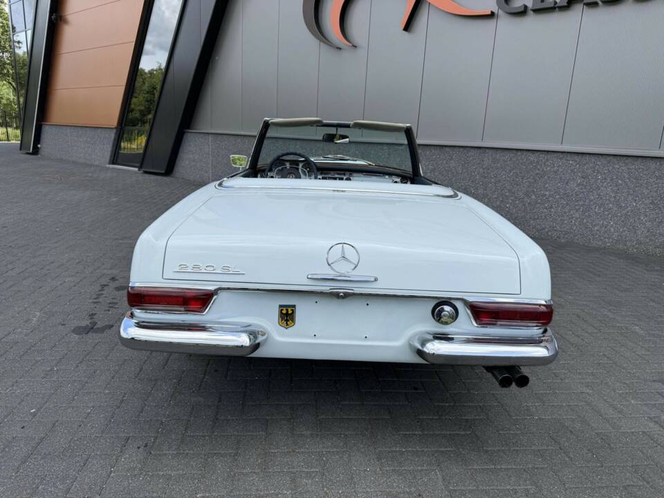 Image 12/50 of Mercedes-Benz 280 SL (1968)