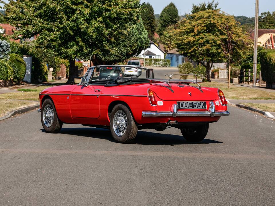 Image 16/41 de MG MGB (1972)