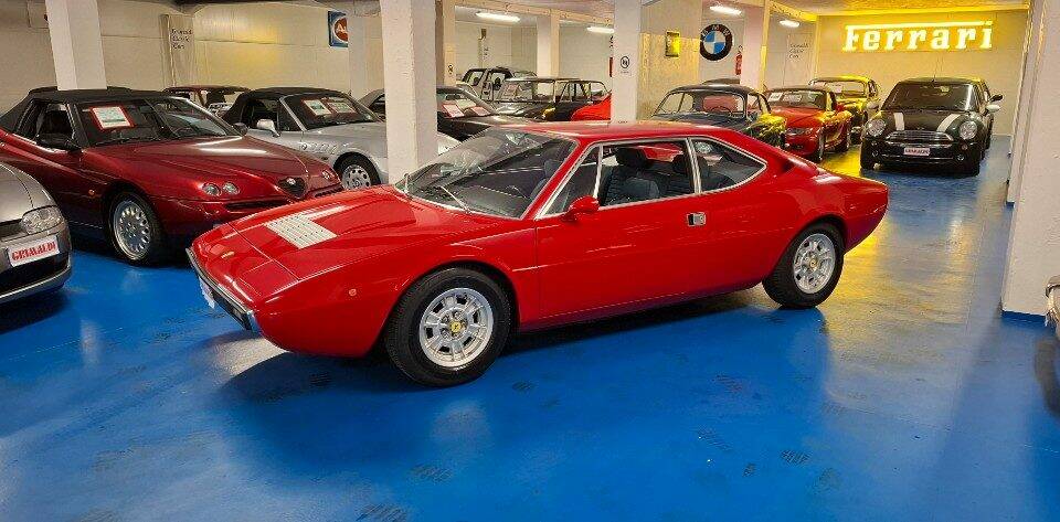 Image 2/45 of Ferrari Dino 208 GT4 (1976)
