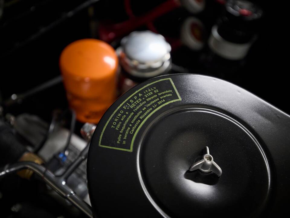 Imagen 79/90 de Ferrari 250 GT 2+2 (1963)