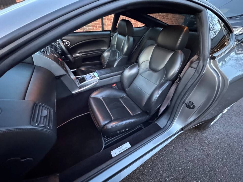 Image 24/29 of Aston Martin V12 Vanquish (2002)