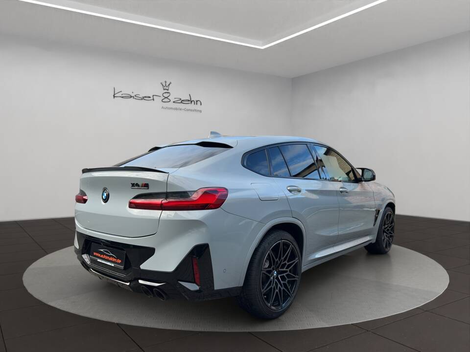 Image 8/29 of BMW X4 M (2022)