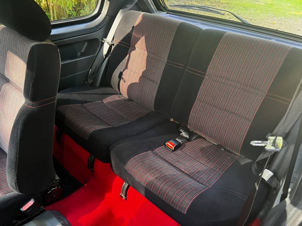 Bild 33/39 von Peugeot 205 GTi 1.6 (1986)