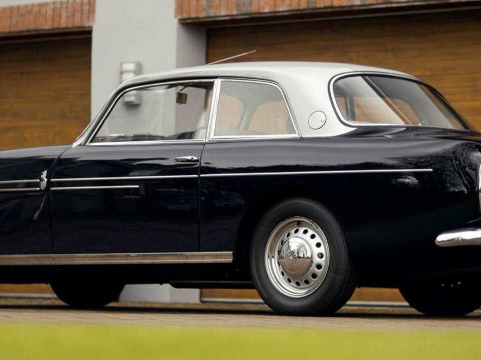 Image 16/50 of Bristol 409 (1967)