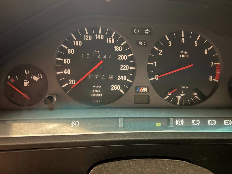 Image 11/20 of BMW M3 (1989)