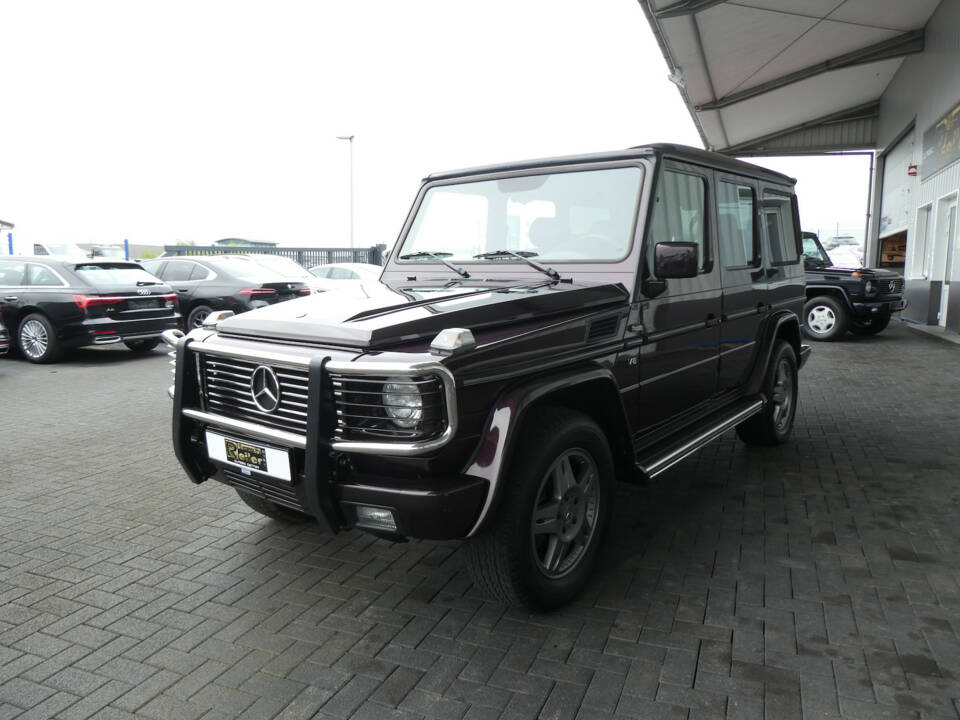 Image 3/29 de Mercedes-Benz G 500 (LWB) (1999)