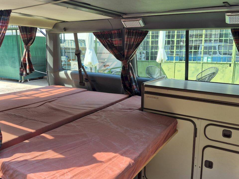 Bild 49/71 von Volkswagen T4 California 2.4 D (1994)