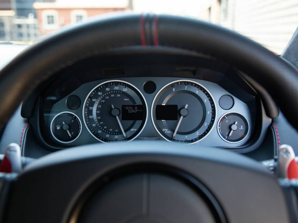 Image 8/50 of Aston Martin DBS (2012)