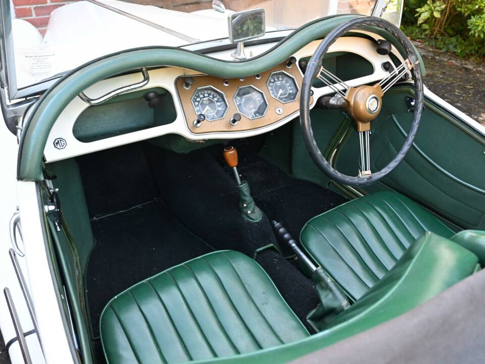 Image 25/50 of MG TF 1500 (1954)